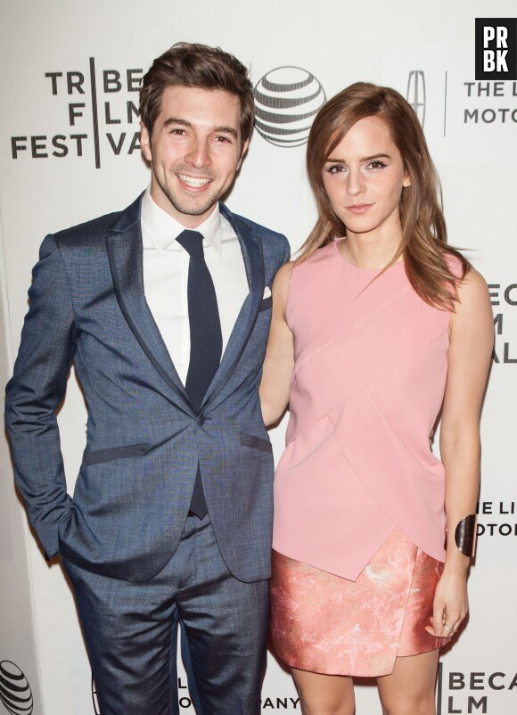 Roberto Aguire et Emma Watson posent ensemble à l'avant-première du film Boulevard