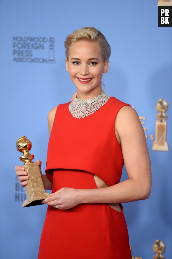 Jennifer Lawrence gagnante aux Golden Globes 2016 le 10 janvier à Los Angeles
