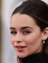 Emilia Clarke sur le tapis-rouge des Golden Globes 2016 le 10 janvier à Los Angeles
