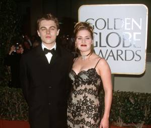 Leonardo DiCaprio et Kate Winslet sur le tapis rouge des Golden Globes en 1998