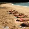 The Island 2 : des aventurières bronzent topless