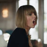 Taylor Swift drôle, déjantée et rockeuse dans la nouvelle pub d&#039;Apple Music