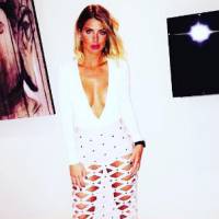 Emilie Fiorelli sexy ou vulgaire ? Sa tenue ultra décolletée divise les internautes sur Instagram