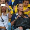 Fiona Cabaye avec les femmes des Bleus lors de la Coupe du Monde 2014 au Brésil
