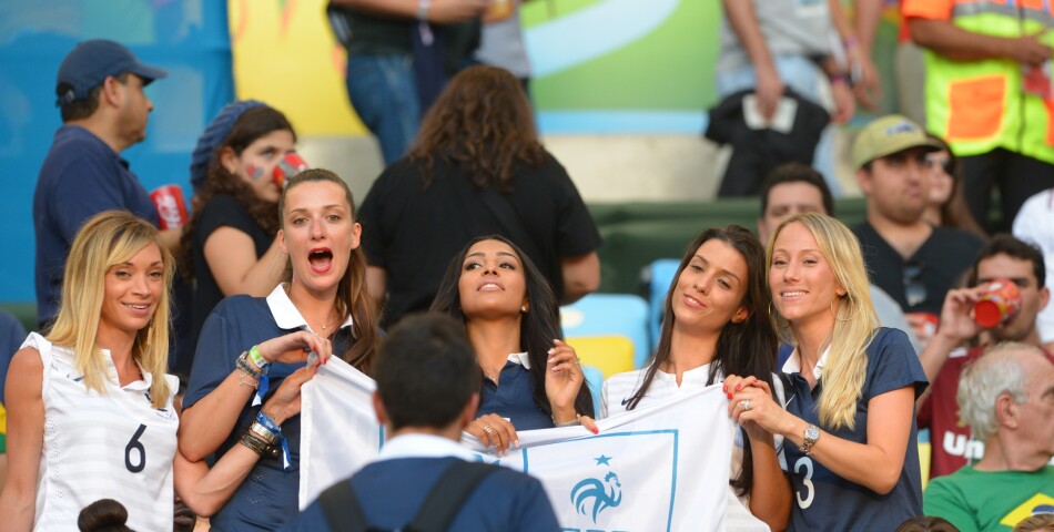 Fiona Cabaye (à gauche) encourageait Yohan Cabaye et l&#039;équipe de France au Mondial 2014 au Brésil