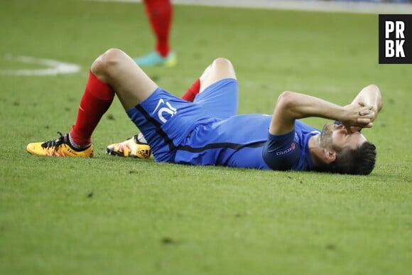 André-Pierre Gignac au sol après la victoire du Portugal à l'Euro 2016