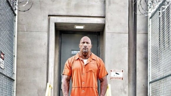 Fast and Furious 8 : Dwayne Johnson en prison ? Nouvelle image du tournage