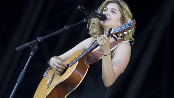 Attentat de Nice : Louane reprend "Imagine" en hommage aux victimes