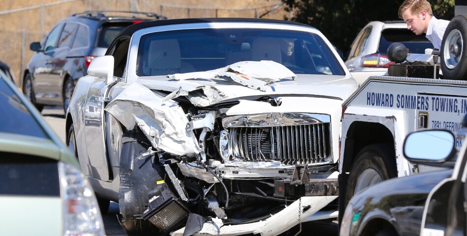Un automobiliste a violemment percuté la voiture de Kris Jenner.