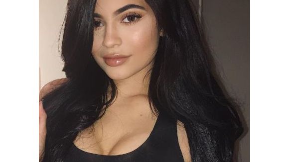 Kylie Jenner : encore une nouvelle coiffure , est-elle accro aux perruques ?