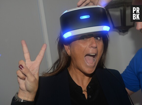 Valérie Benaïm (TPMP) a testé le PlayStation VR !