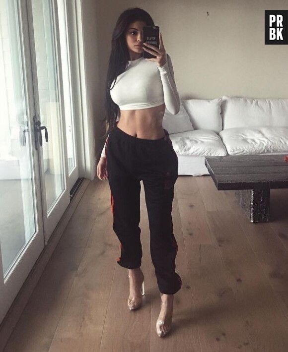 Kylie Jenner accusée par les internautes d'avoir refait ses seins : a-t-elle encore dit oui à la chirurgie esthétique ?