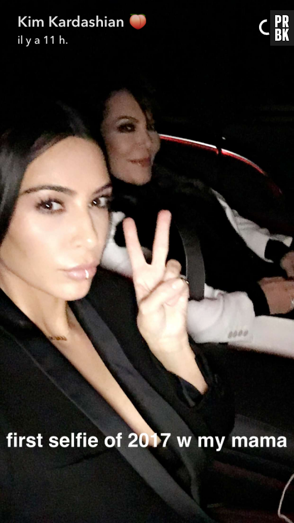 Kim Kardashian dévoile son premier selfie de l'année 2017 sur Snapchat, en compagnie de sa mère Kris Jenner !