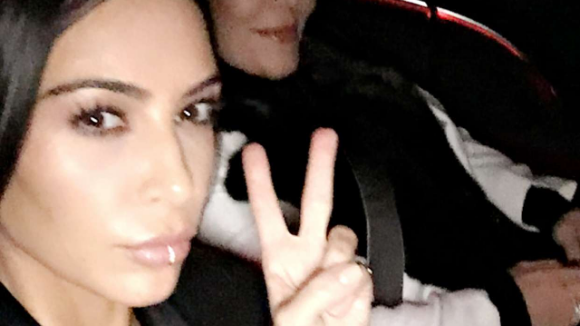 Kim Kardashian de retour : elle dévoile son tout premier selfie de l'année 2017