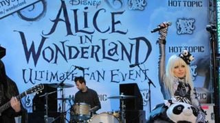 Le clip d’Alice au pays des merveilles ... avec Kerli !