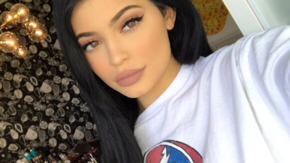 Kylie Jenner s'invite au bal de promo d'un fan rejeté par les filles