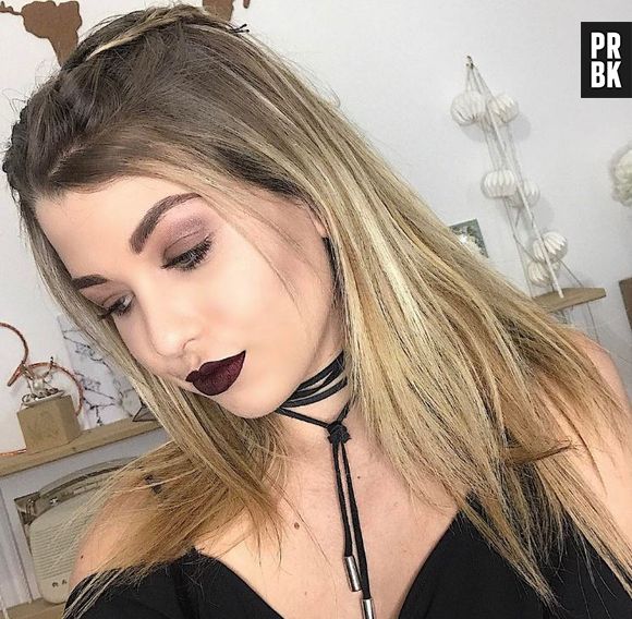 Nabilla Benattia et EnjoyPhoenix à Coachella 2017 : elles posent ensemble pour une photo Instagram.