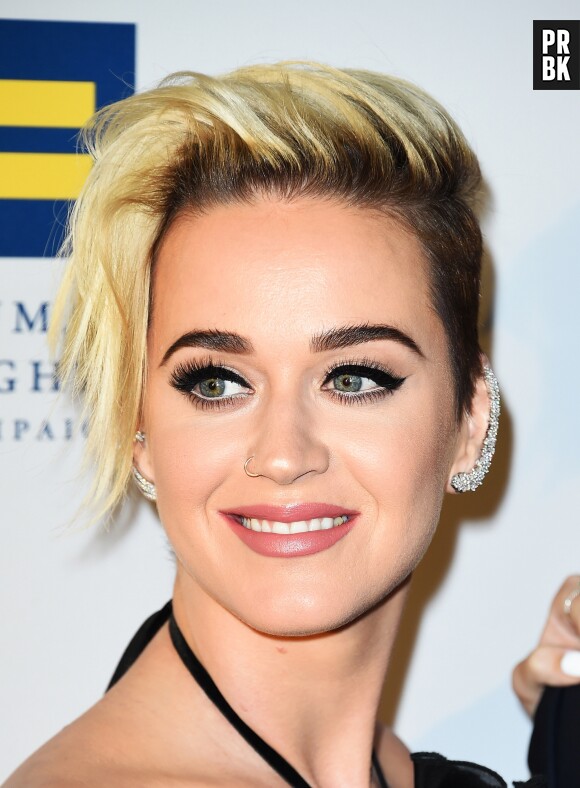 Katy Perry change de look : Kim Kardashian et Kylie Jenner valident sa nouvelle coiffure !