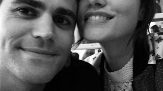 Paul Wesley et Phoebe Tonkin de nouveau en couple : la photo qui semble confirmer