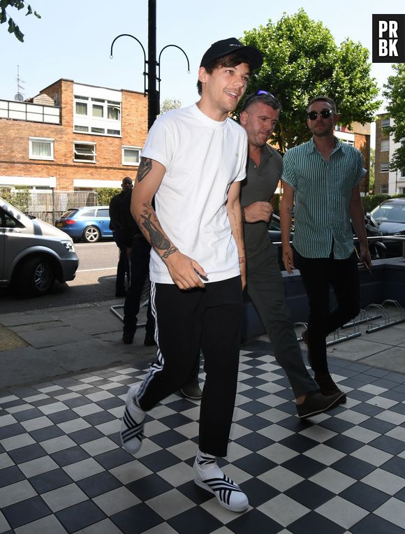 Louis Tomlinson se confie sur sa réconciliation avec Zayn Malik et son fils Freddie Reign.