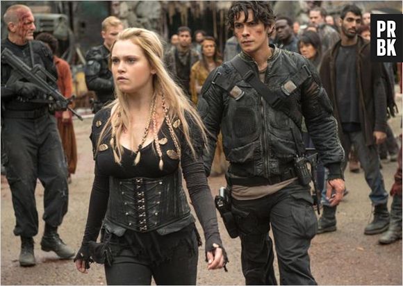 The 100 saison 5 : Clarke et Bellamy enfin en couple ? La réponse du créateur