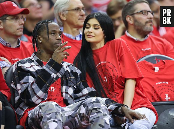 Kylie Jenner gâtée par son chéri : Travis Scott lui a offert un collier en diamants à 60.000 dollars !