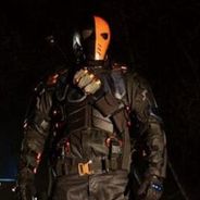 Arrow saison 6 : de nouveaux flashbacks sur... Deathstroke