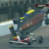 Regardez ce crash à 320 km/h sur le circuit d' Indianapolis de nascar