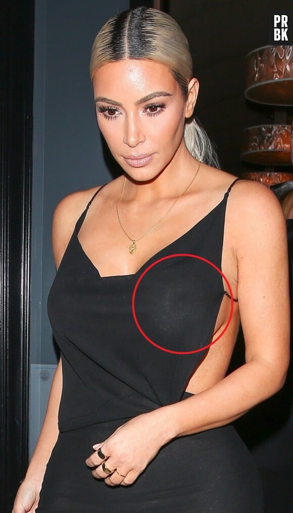 Kim Kardashian ultra sexy : sa robe montre tout (et surtout ses tétons) à cause des flashs des photographes !