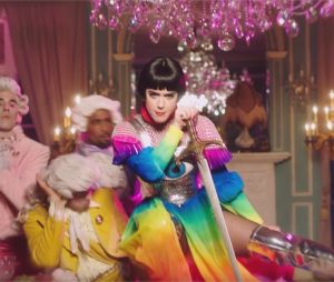 Katy Perry en Jeanne d'Arc dans le clip de Hey Hey Hey