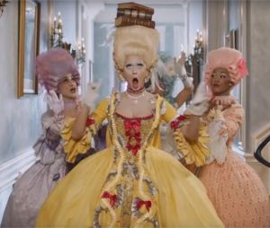 Katy Perry délirante dans le clip de Hey Hey Hey