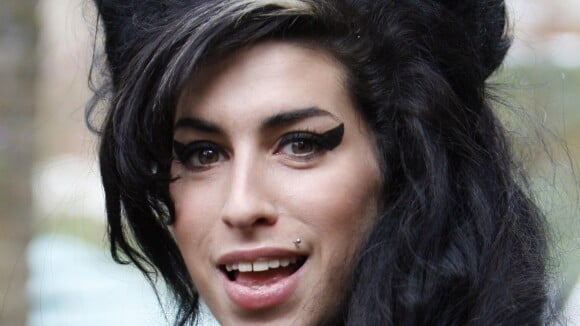 Amy Winehouse : son père avoue qu'il voit son fantôme