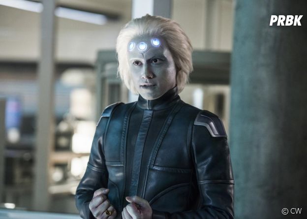 Supergirl saison 3 : Brainiac 5 sur une photo de l'épisode 10