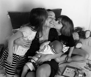 Lucie Lucas (Clem) : son adorable photo avec ses trois enfants pour la Fête des mères