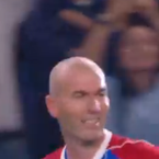 Zinédine Zidane régale les téléspectateurs et les internautes lors du match France 98 vs Fifa 98