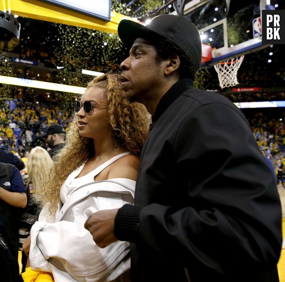 Beyoncé et Jay Z suivis par un fan sur scène : le concert panique dévoilé en vidéos !