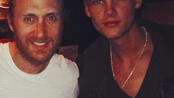 David Guetta se confie avec émotion sur la mort d'Avicii : "Ça nous a fait réfléchir sur notre vie"