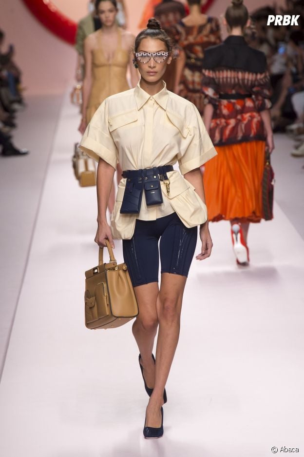 Le short cycliste porté par Bella Hadid au défilé de Fendi lors de la Milan Fashion