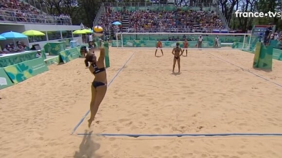 JOJ - Les Russes championnes de beach-volley, les Bleus héroïques au basket : Best of du 17 octobre