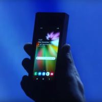 Infinity Flex Display : Samsung dévoile (un peu) son premier smartphone pliable