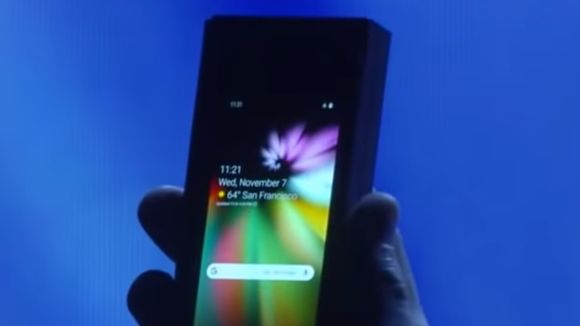 Infinity Flex Display : Samsung dévoile (un peu) son premier smartphone pliable