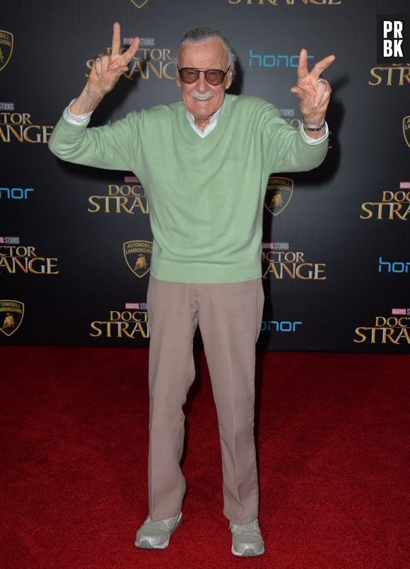 Mort de Stan Lee : les stars rendent hommage au créateur des super-héros Marvel.