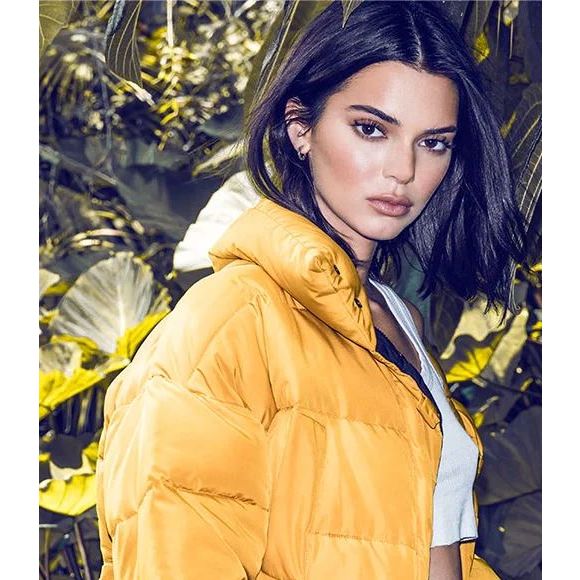 Kylie Jenner et Kendall Jenner dévoilent une collection de vêtements pour Noël avec Pacsun, stylée et abordable !