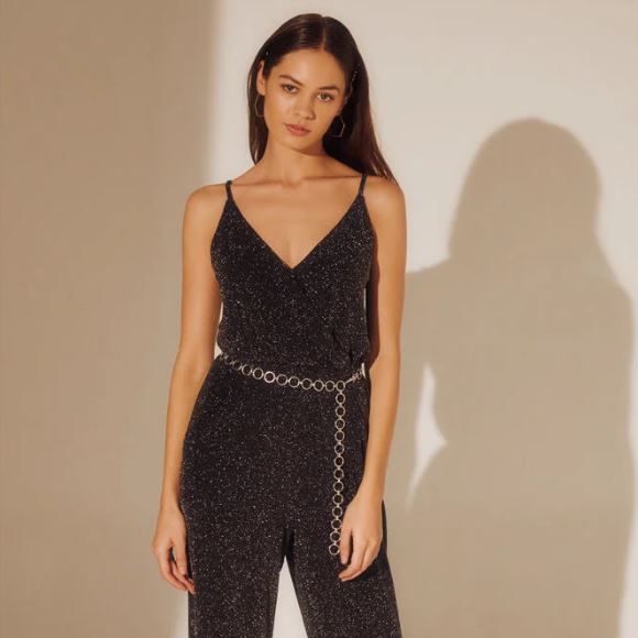 Kylie Jenner et Kendall Jenner dévoilent une collection de vêtements pour Noël avec Pacsun, stylée et abordable !