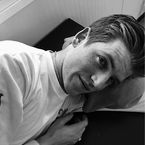 Miguel Bernardeau (Guzman dans Elite) en couple avec une chanteuse espagnole