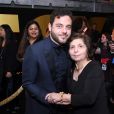 Sami, le frère jumeau de Rami Malek, pose avec leur mère à une after-party des Golden Globes 2019