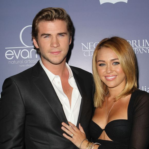 Miley Cyrus déclare son amour à Liam Hemsworth pour son anniversaire.