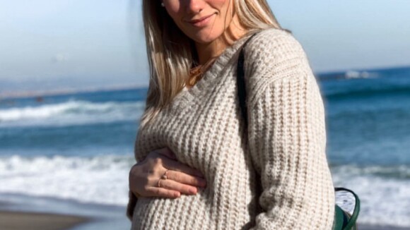 Jesta enceinte de Benoît : l'ex candidate de Koh Lanta dévoile enfin son baby bump