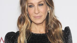 Sarah Jessica Parker de retour en Carrie Bradshaw (Sex and the City)... pour une marque