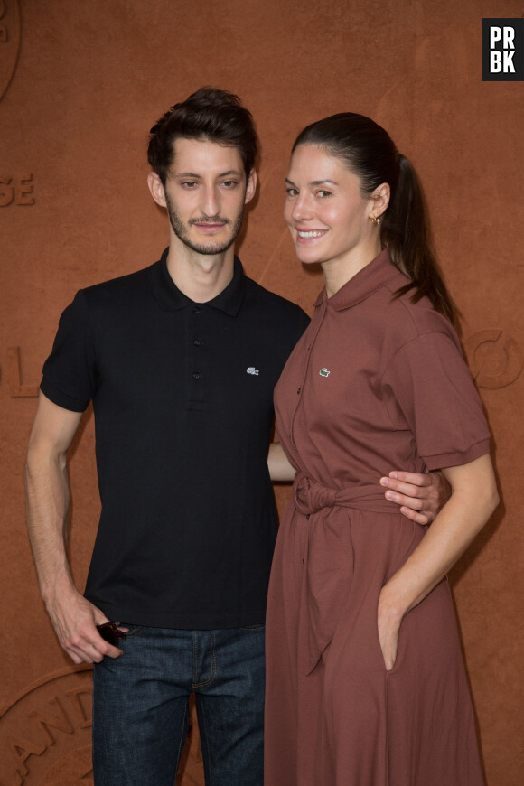 Pierre Niney bientôt papa une deuxième fois : sa chérie Natasha Andrews est enceinte.